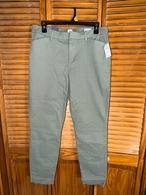 NWT-8 GAP Woman’s Slim Chino Pants - Sage Green